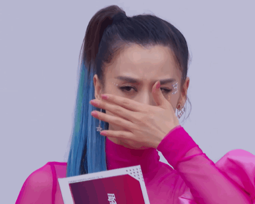 都说黄圣依是假哭,可看看她多年前演的戏,人家演技才没这么差_哭戏