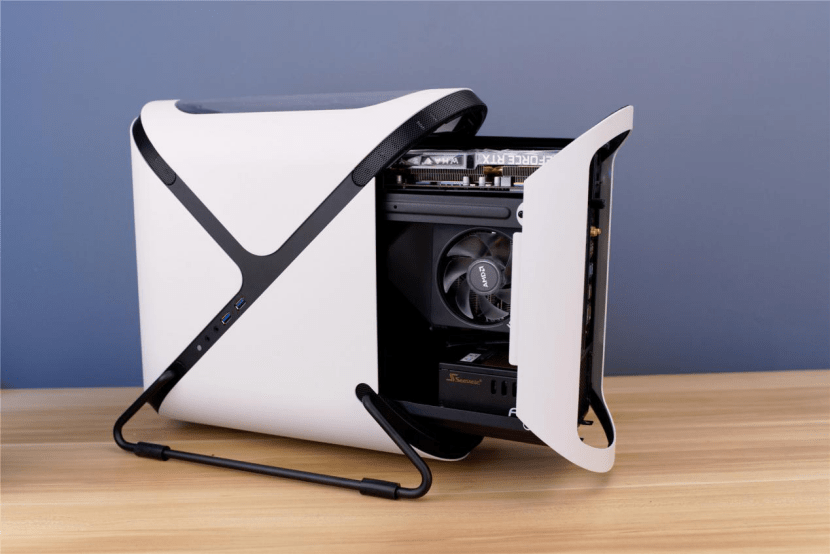 拒绝素颜,熊猫配色itx电脑装机纪实_机箱