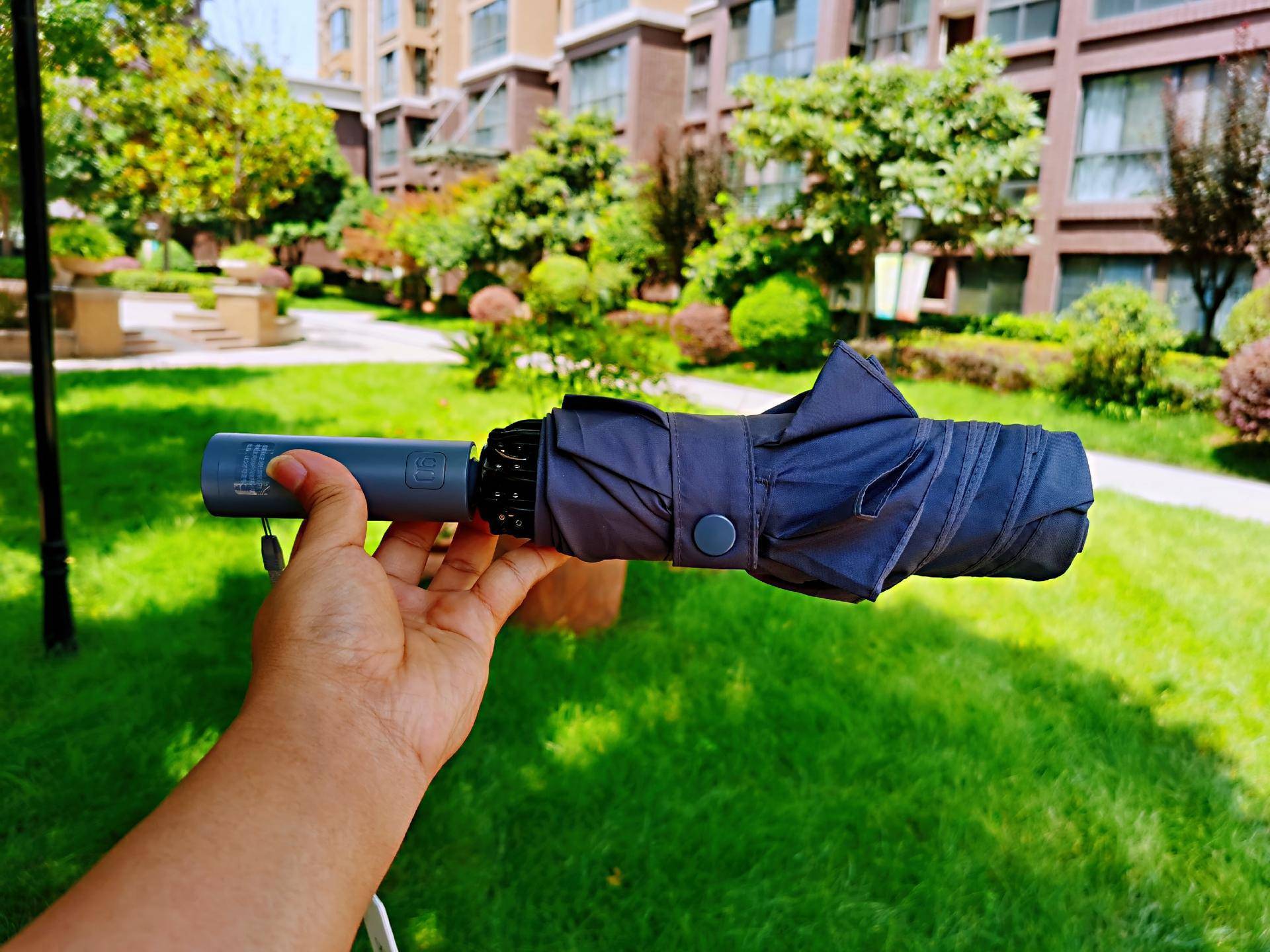 便携防雨防嗮神器90分全自动反向折叠照明伞体验