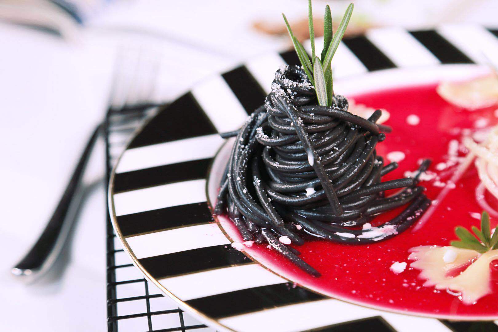 "女巫汤意面"来啰,这道吉普赛的神秘菜式