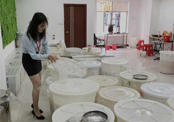 酿酒发酵用什么容器比较好？