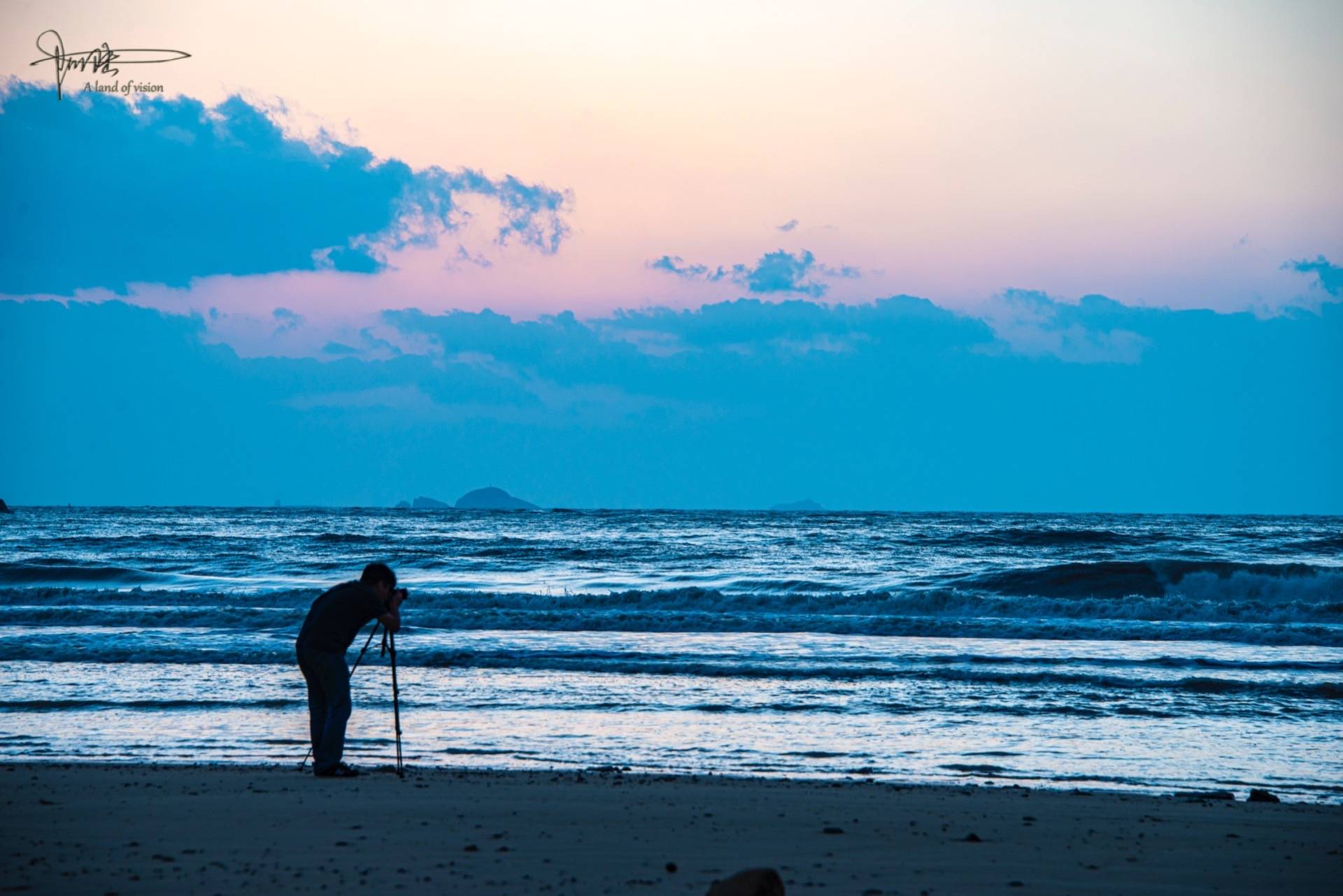 清晨的海边,总有着摄影师舍不得错过的好风光