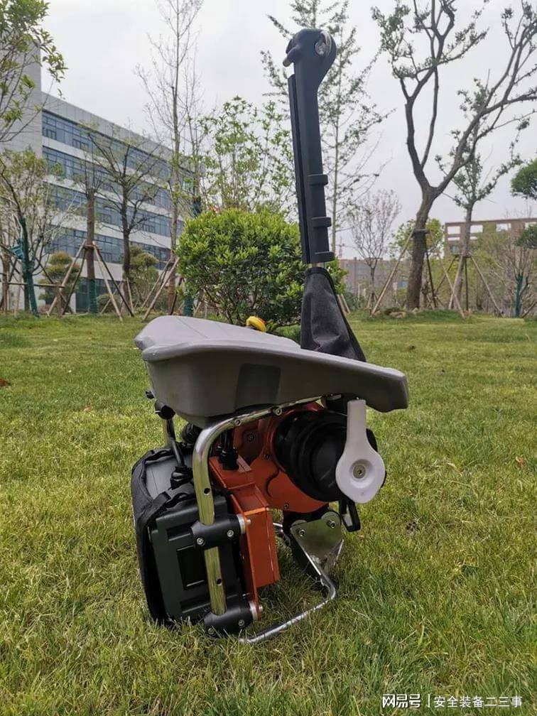 座椅式自动升降机电动上升器最危险的救援理应有更安全的装备