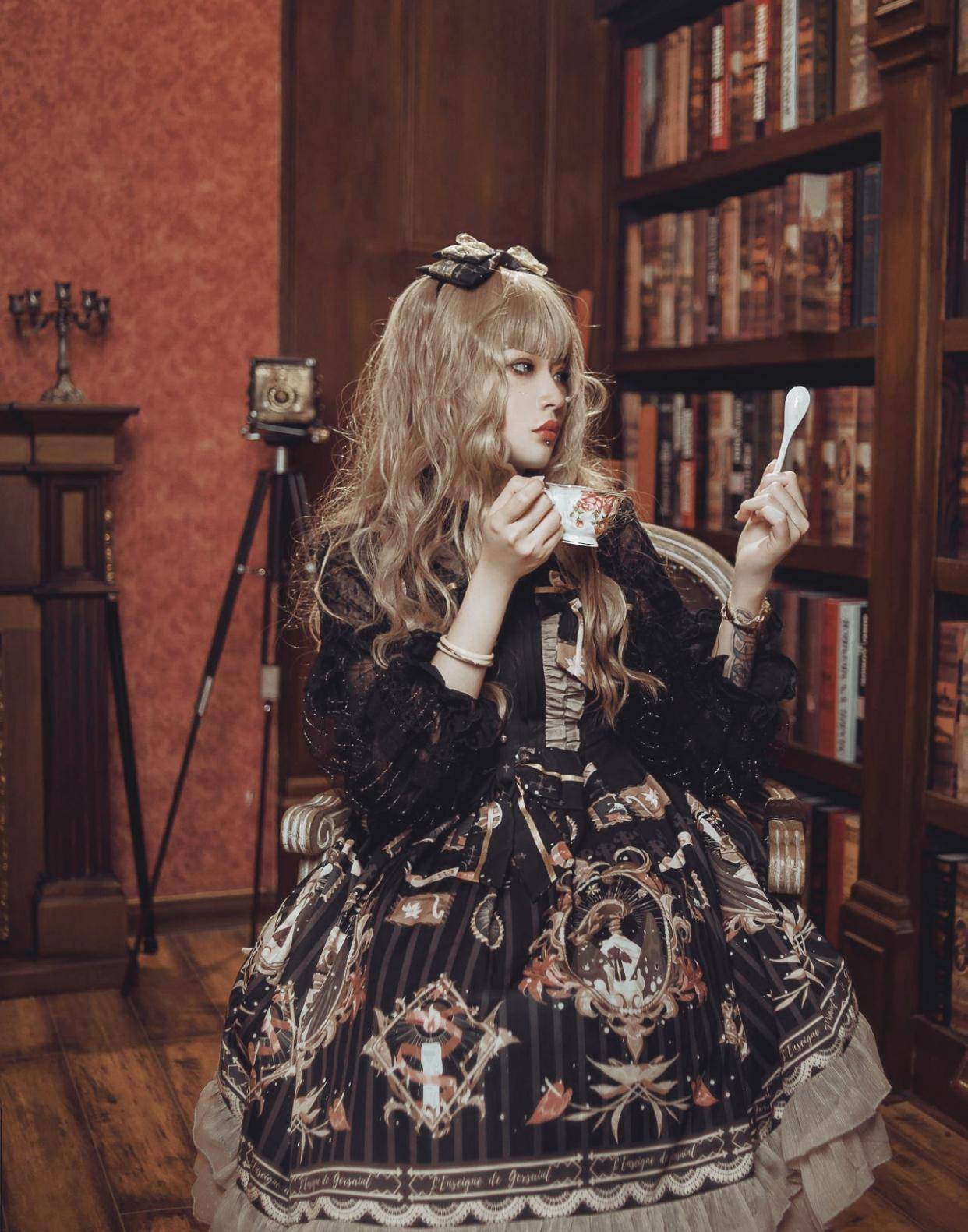 最近火了一种洛丽塔叫"后妈裙",霸气又张扬,女王气场全开