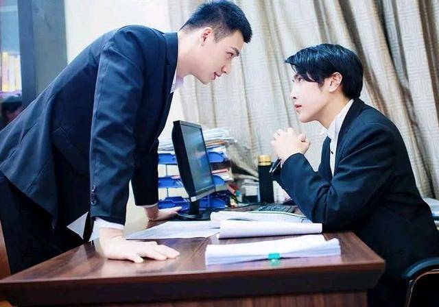 这部剧由张如杰和韩京成主演,丁俊捷的饰演者张如杰