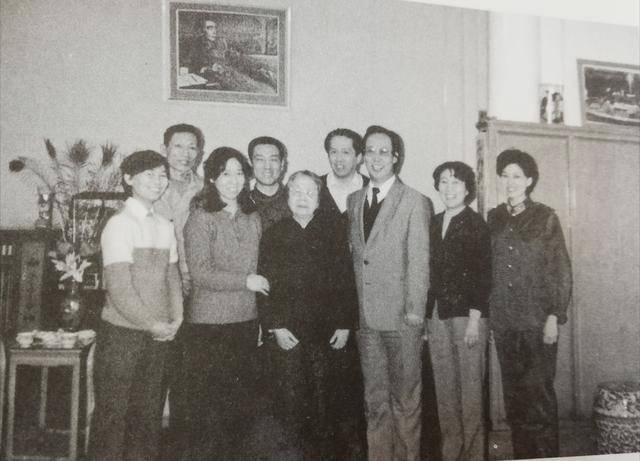 周总理侄女周秉德回忆伯母:邓颖超生前提前写了遗嘱_同志