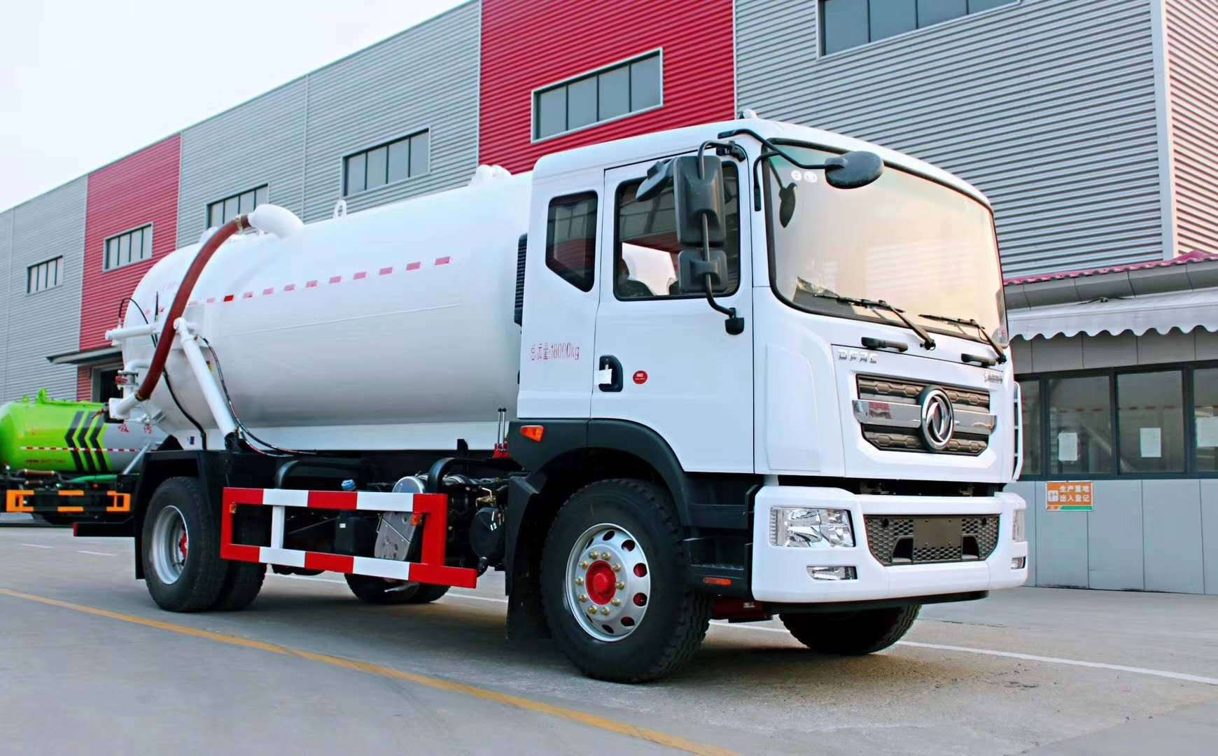 城市积水终结者——东风多利卡国六d9吸污车