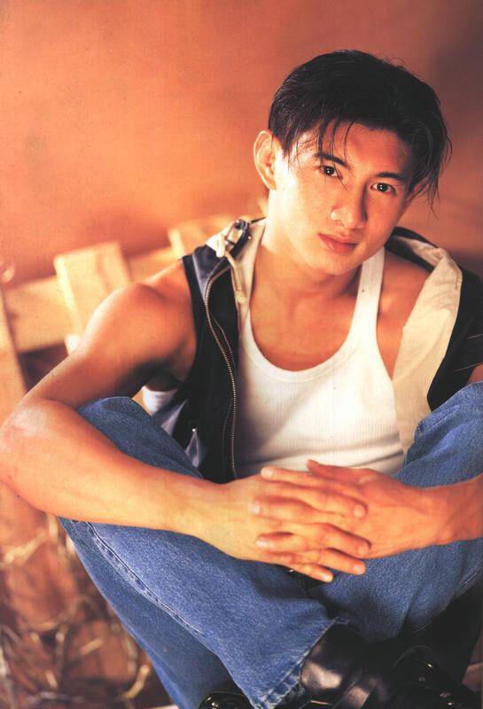 原创吴奇隆替父还千万巨款,浪荡一生如今安稳度日,他到底经历了什么