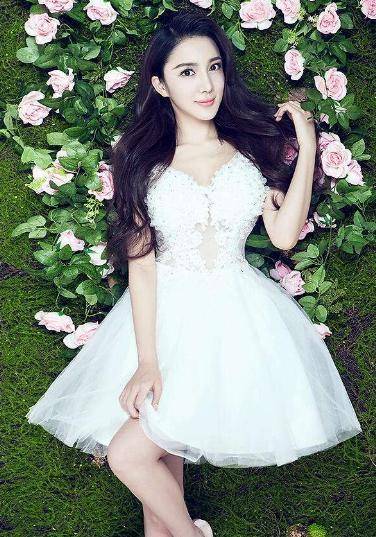 宋小宝小师妹,酒店坠亡生前视频曝光,网友质疑遭强行灌酒_任娇