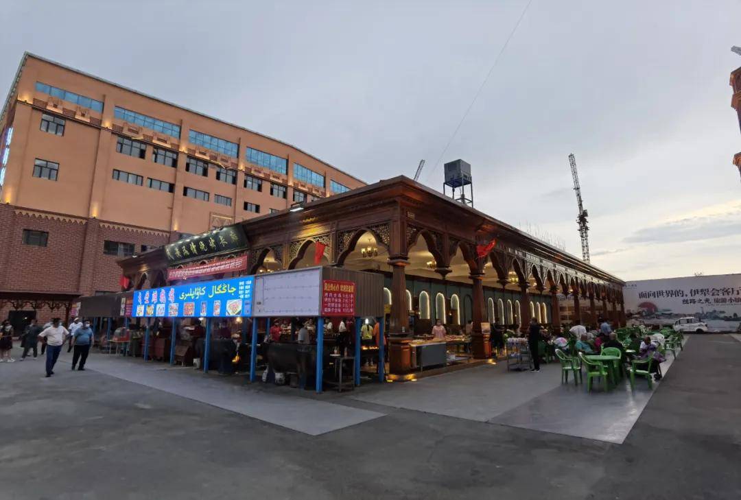 城市烟火伊宁市的夜市