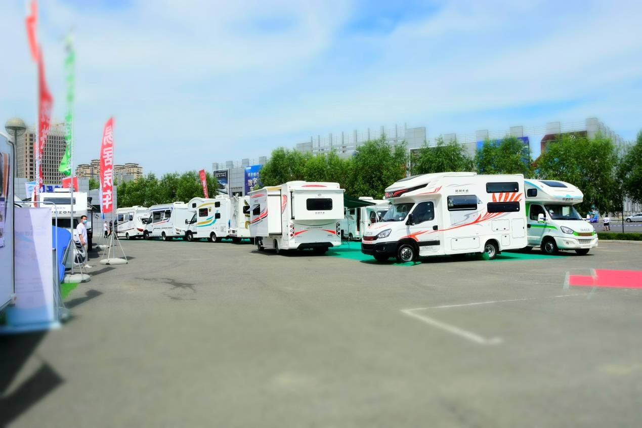 长春汽博会:在路上 房车带你开启诗和远方的曼妙之旅