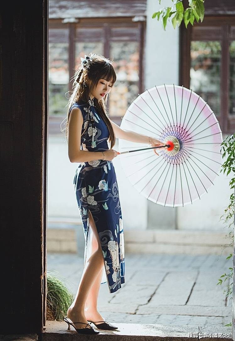 美过lolita!中华风小旗袍的油纸伞桃团扇少女