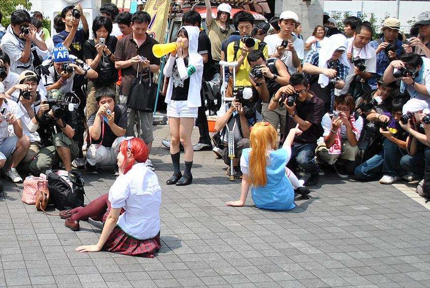 原创日本最大漫展因疫情终止,游客曾达到73万人,参加coser近三万