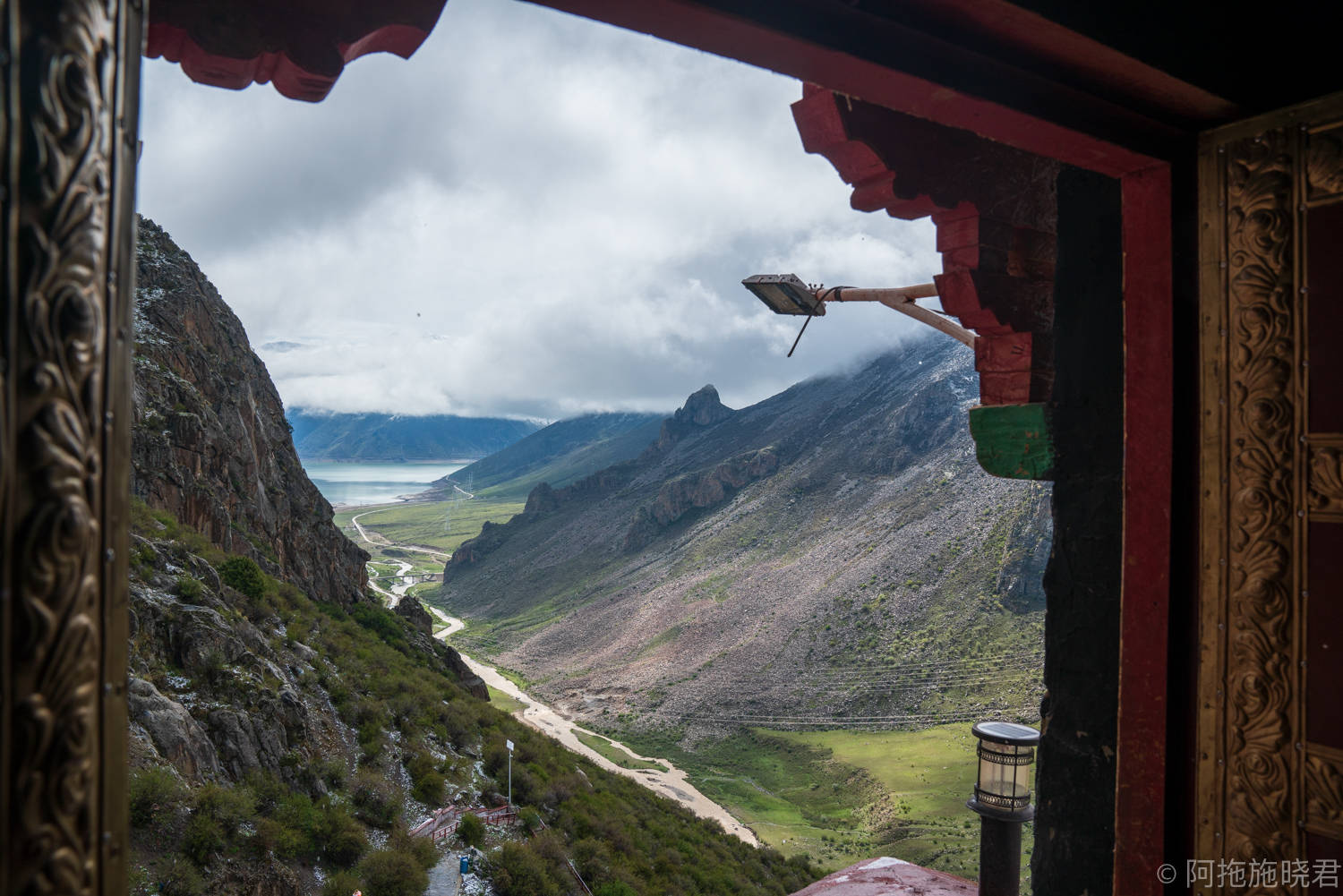 拉萨小众秘境之悬崖峭壁上的寺庙,没有游客还免门票_斯林寺