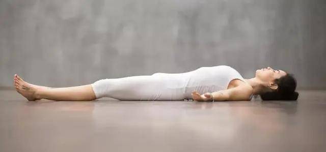 挺尸式就是躺在那儿睡觉那你可错了这么多年白练了