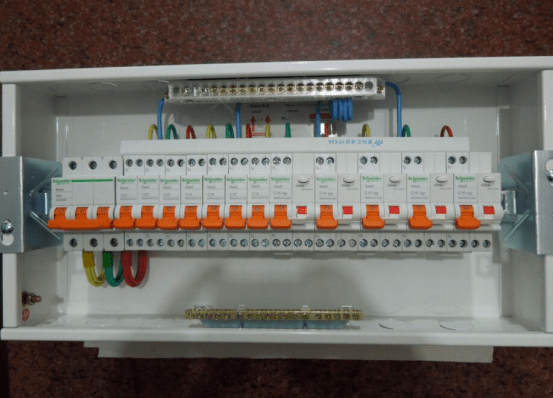 南京室内装修,水电装修电箱配置技巧_回路