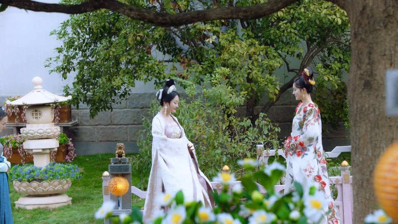 原非烟向锦绣示好,奈何明月照沟渠,原非烟比花锦绣高明多了