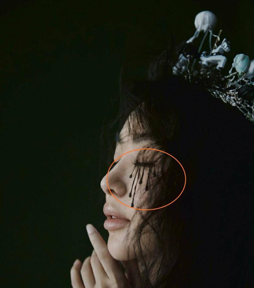 李菲儿戴面具化身暗黑风兔女郎,化黑色流泪"石油妆",确定不难受吗?