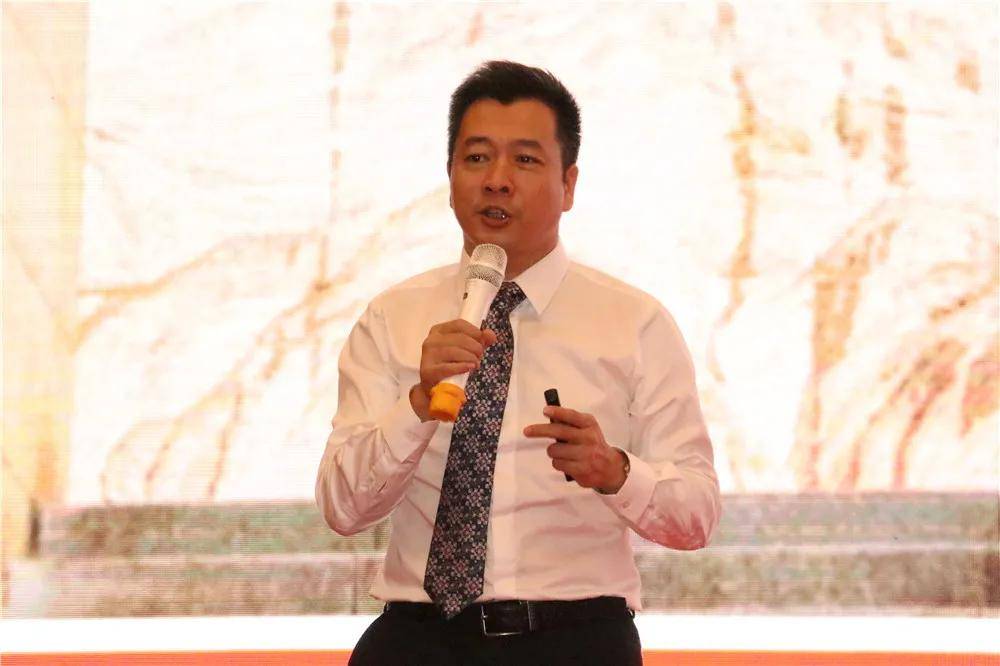 《中国企业报》集团广东湾区公司副总经理陈亮辉先生后疫情时代,企业