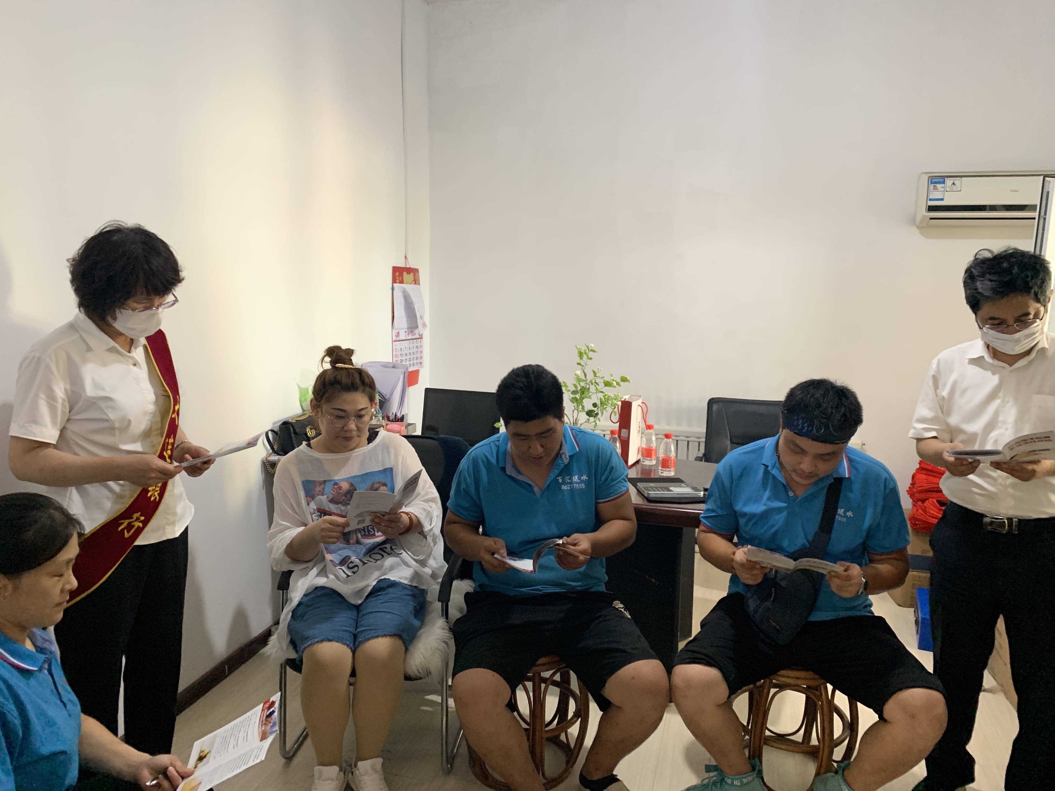大连银行旅顺水师营支行开展反洗钱进企业进市场进宣传活动