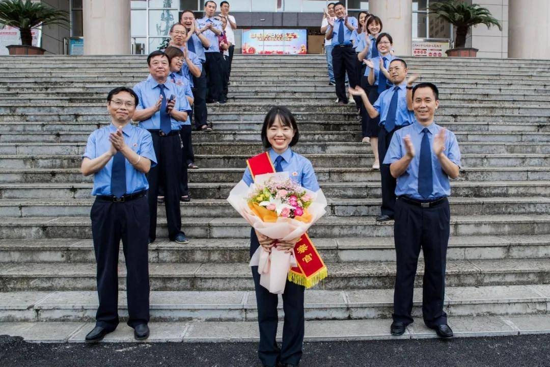 花垣县检察院石东余获评湖南省优秀女检察官!
