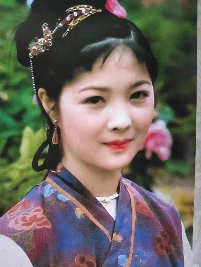 原创柳五儿要进怡红院,贾宝玉为何瞒着袭人?有一个说不出口的原因