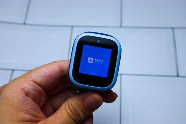 守护孩子,爸妈放心——米兔儿童电话手表4c体验上手