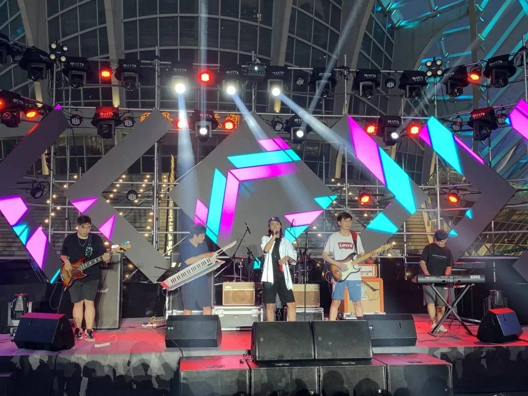 第一组登台乐队——大音希声