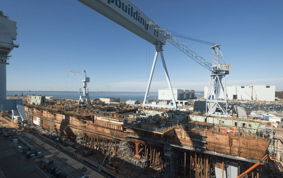 纽波特纽斯造船厂