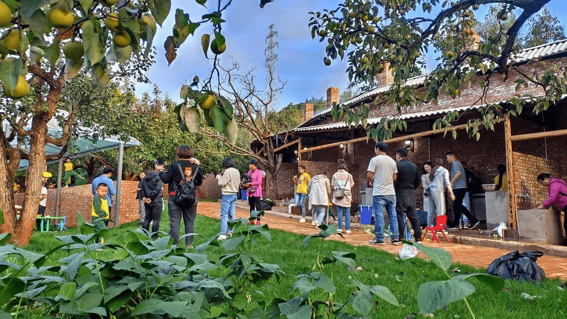 雲南果逸花谷寶珠梨文化旅遊區作為雲南首個唯一的研學導師實訓基地