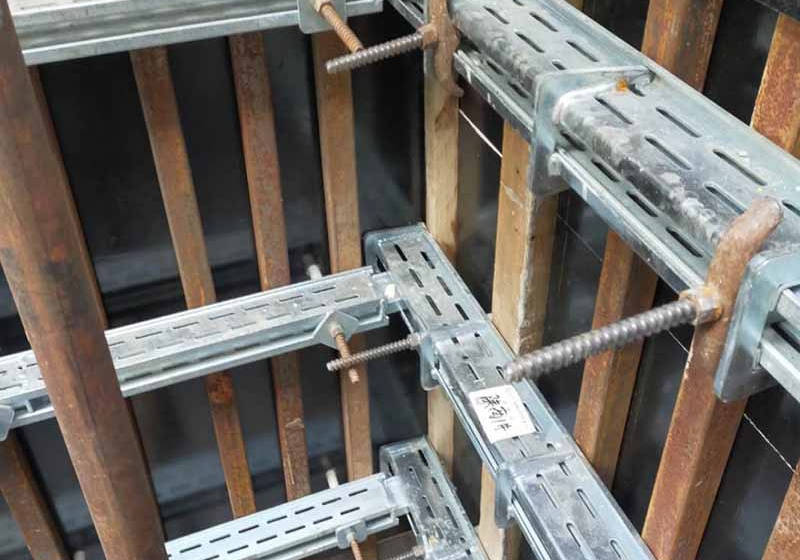 剪力墙钢背楞支撑施工便捷,操作难度低