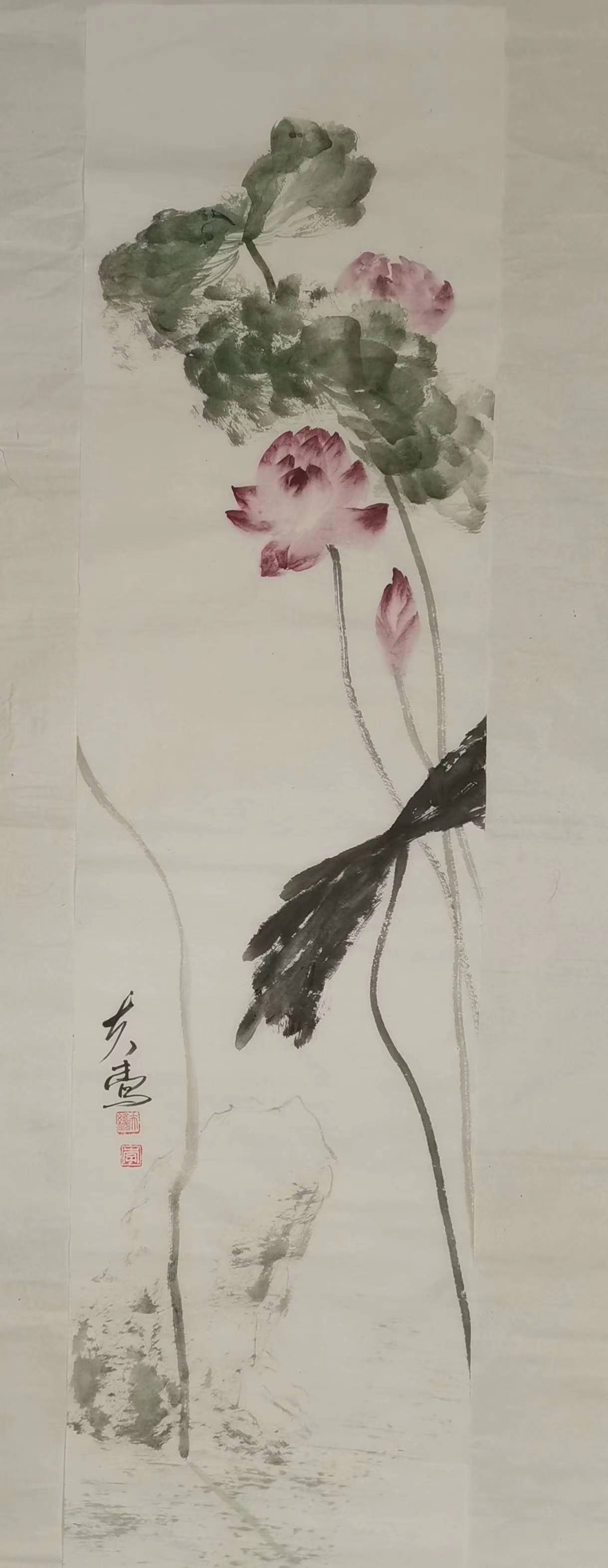 其作品取法梁楷,徐渭,八大,石涛诸家;笔墨空灵老辣,形神兼备,极富情趣