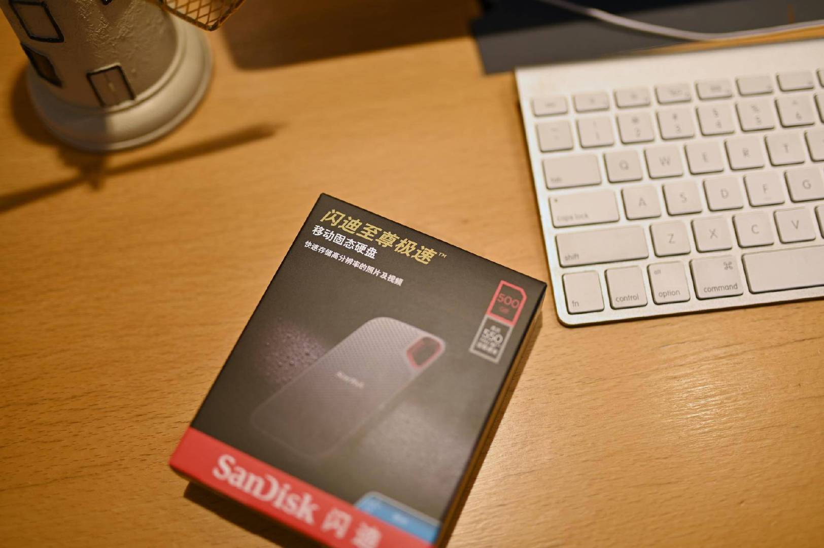 有趣的是闪迪还有一款升级版e80,读取速度是1050m每