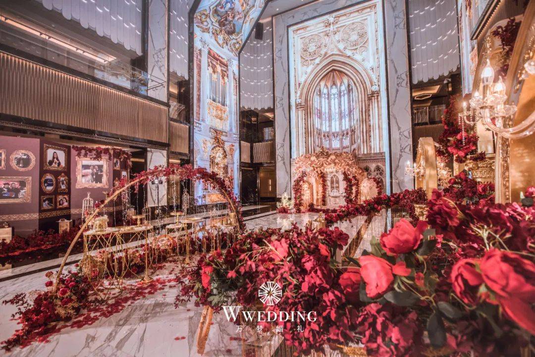 一场激情四溢的欧式婚礼,让人沉浸在复古奢华中