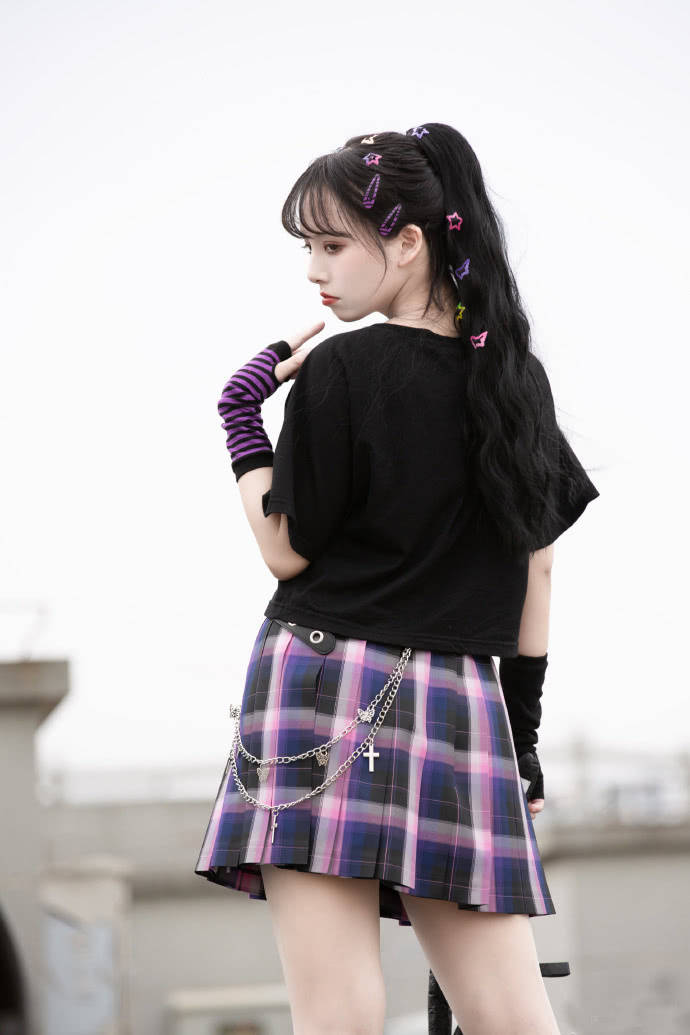 jk少女,这款紫格,让其看上去鬼灵精怪