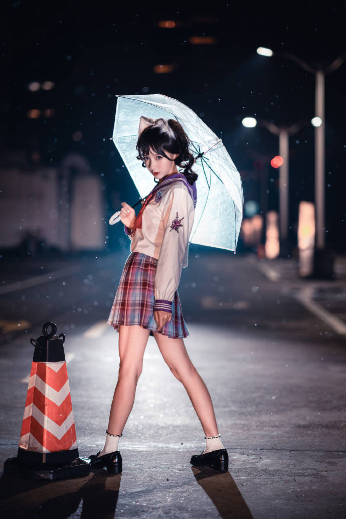 jk少女晚间拍摄的一套紫电清霜