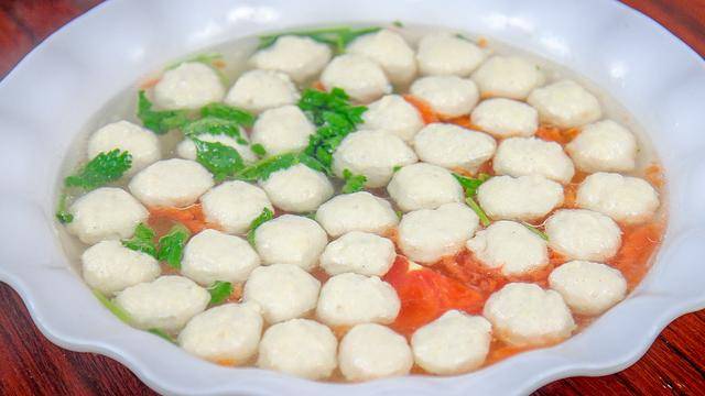 大厨教你水汆丸子的正宗做法又筋道又爽弹