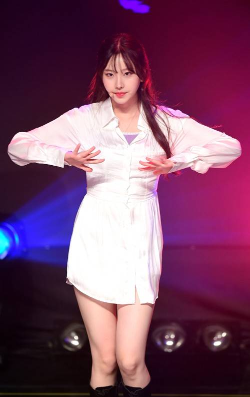 韩国女团momoland举行线上演唱会