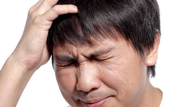 患者的主要症状有,感觉头部嗡嗡响,晕晕乎乎的,脑内如虫蛀鸣响,有时像