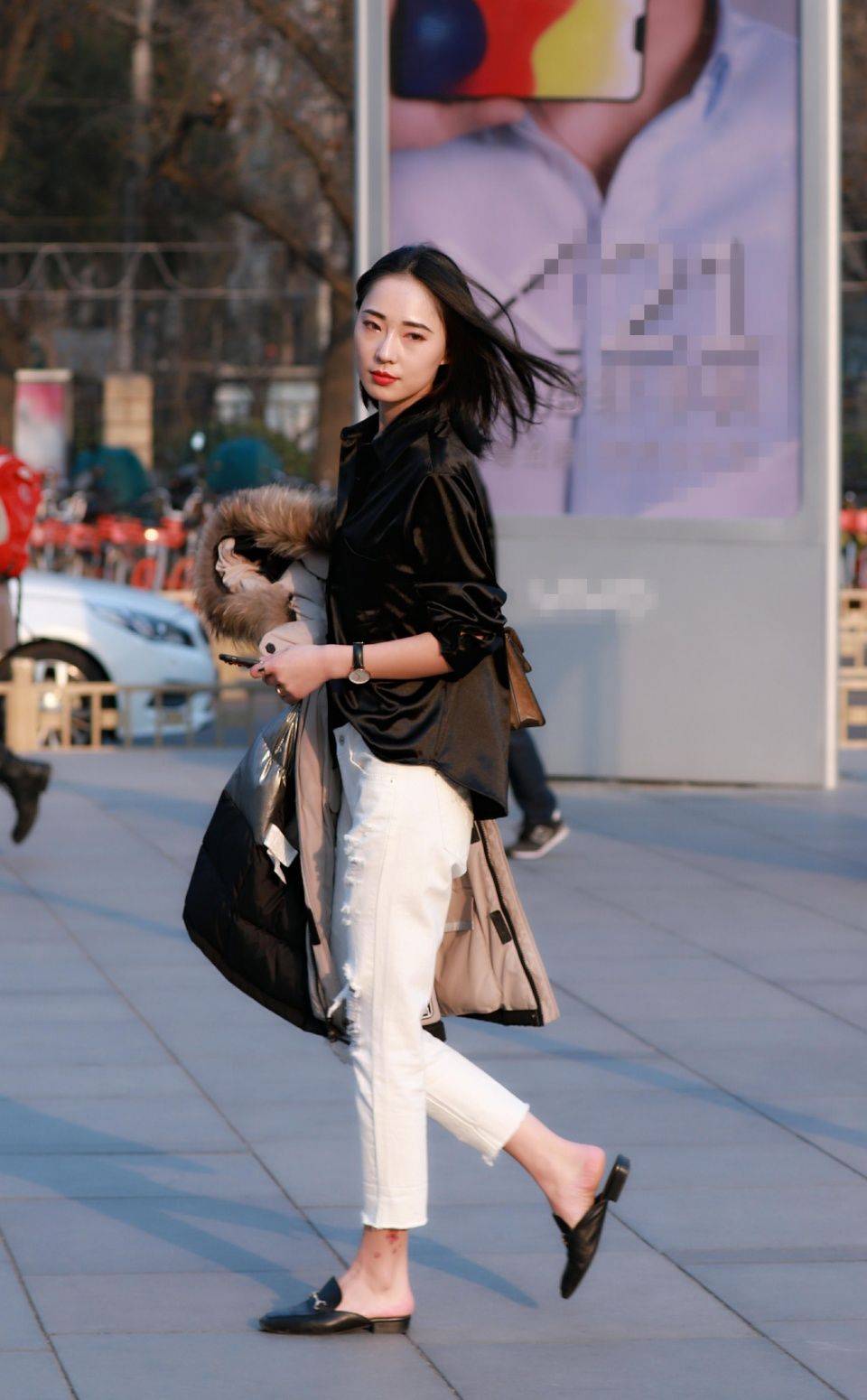 北京街拍:天气热了,三里屯身材好的姑娘真多啊!