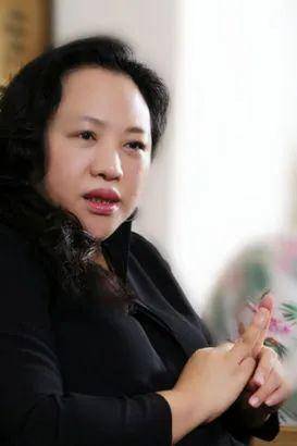 因为背后有人力捧,蓝盈莹这次才能红?_吴翊凤