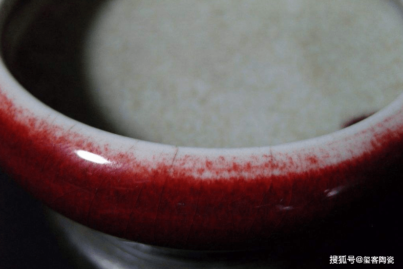 郎窑红釉的气泡特征图片