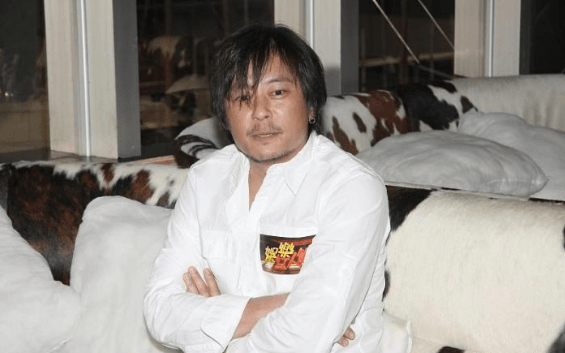 是tvb版的"殷梨亭",出道15年没演过主角,无奈只能回家继承财产_莫家尧