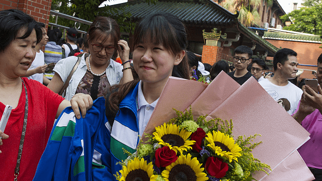 2019年:張浩妍,679分(文),丹東二中;王治同,707分(理),盤錦高中.