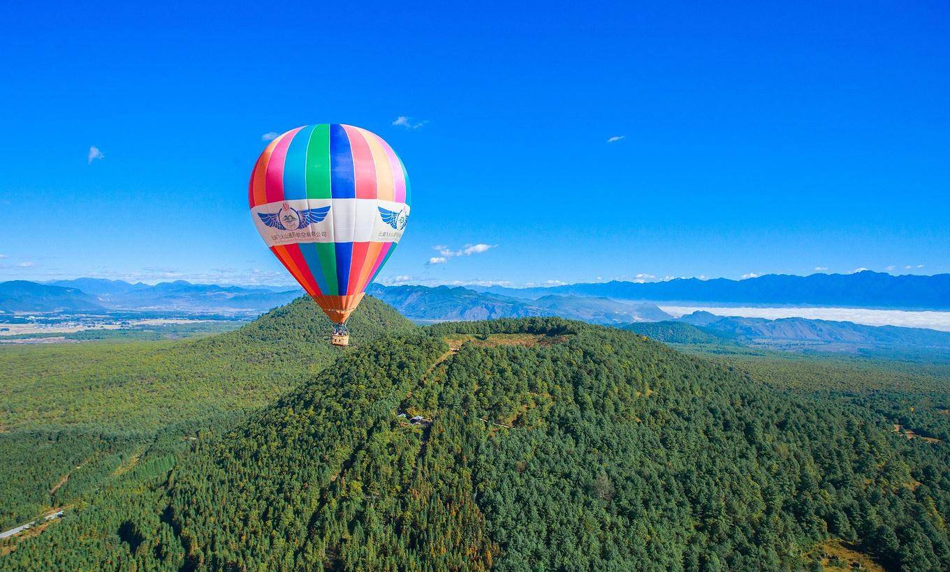 一,冬天腾冲三日游行程安排 第一天,游腾冲火山地质公园,乘坐热气球