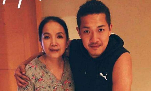 连他婚礼都不愿意参加,如今儿子走红蜕变成男神_张博宇