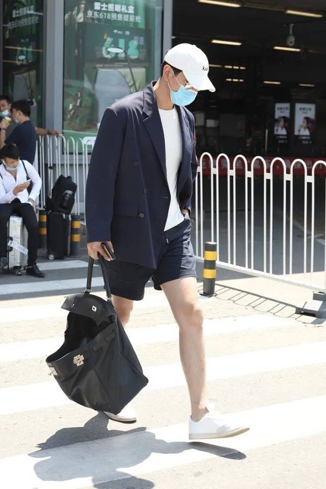 原创188cm张亮潮流风格有身材就是任性短裤西装穿出新花样