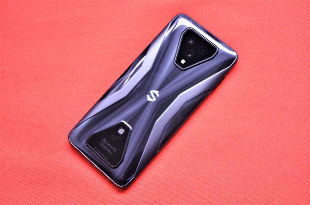 小扎测评 | 腾讯黑鲨3s:张含韵代言能让黑鲨乘风破浪吗?