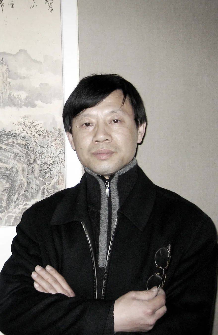 王建强,民革党员,中国书法家协会会员,民革江苏省中山书画院常务理事