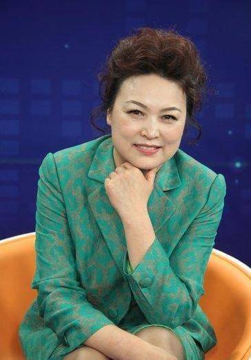 原创中国五个最有钱的女人个个身价都超百亿一位竟一字也不识